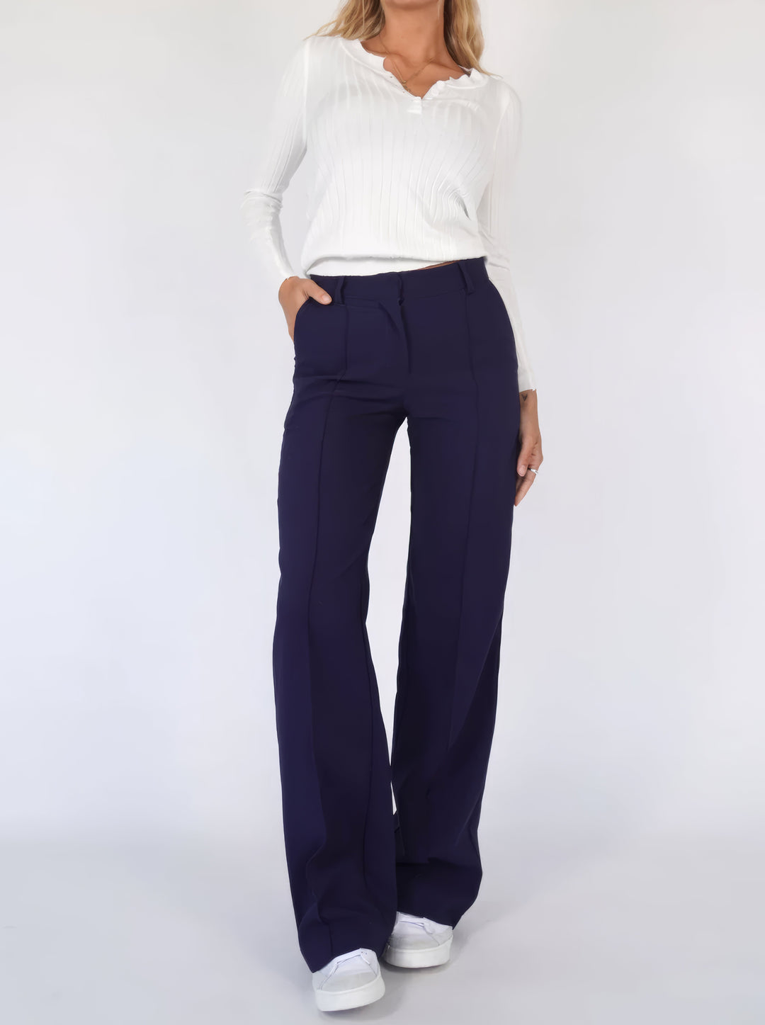 Marvella – Dames bootcut broek met tijdloze elegantie