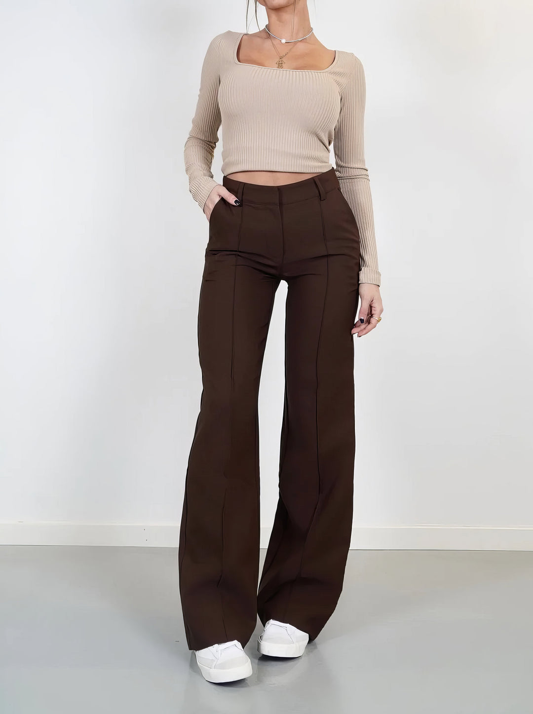 Marvella – Dames bootcut broek met tijdloze elegantie
