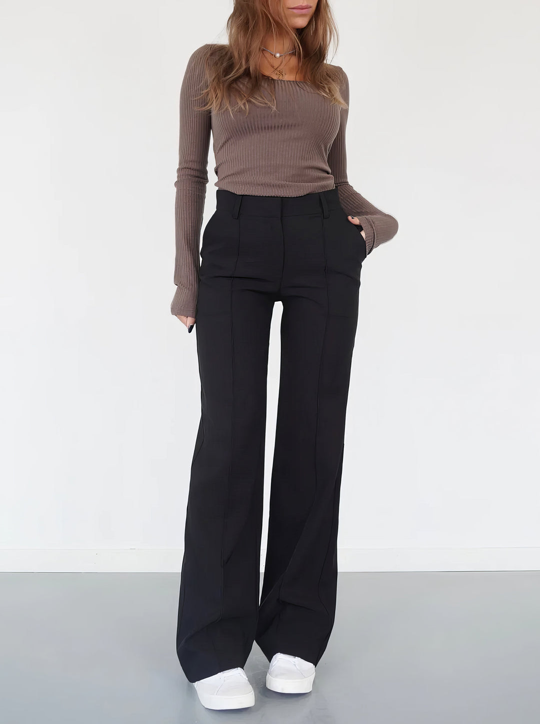 Marvella – Dames bootcut broek met tijdloze elegantie