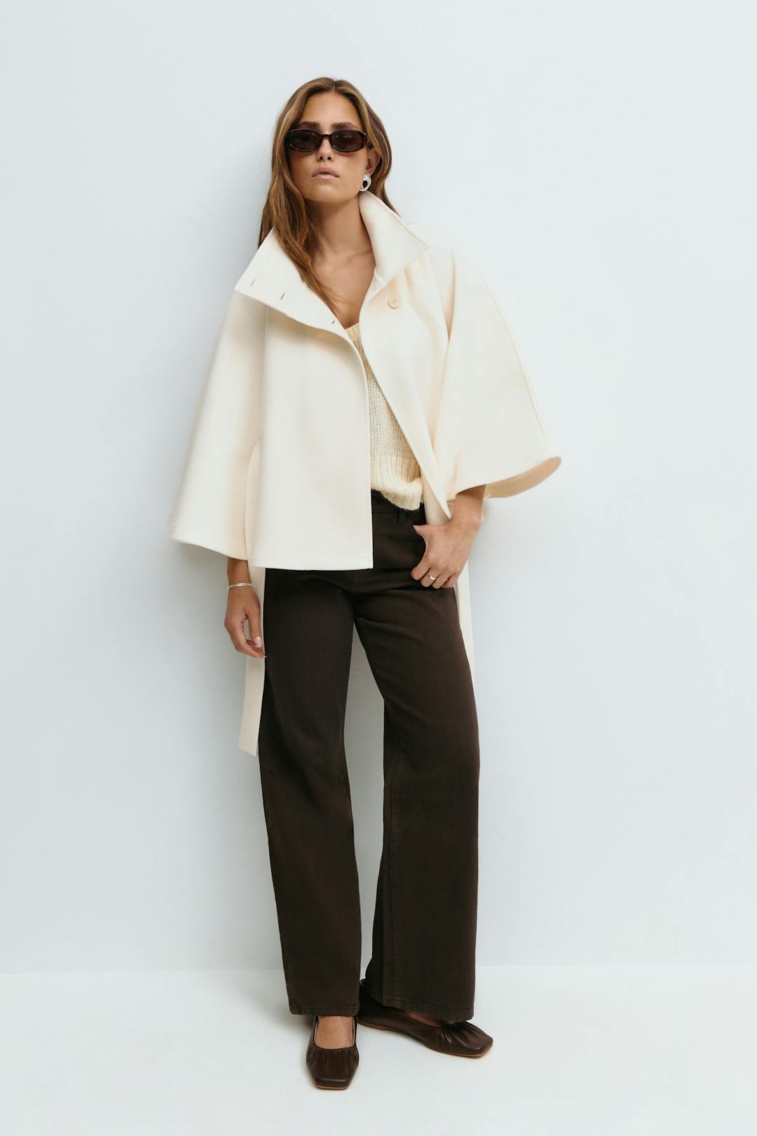Dames Capejas | Elegante jas met ceintuur en hoge kraag