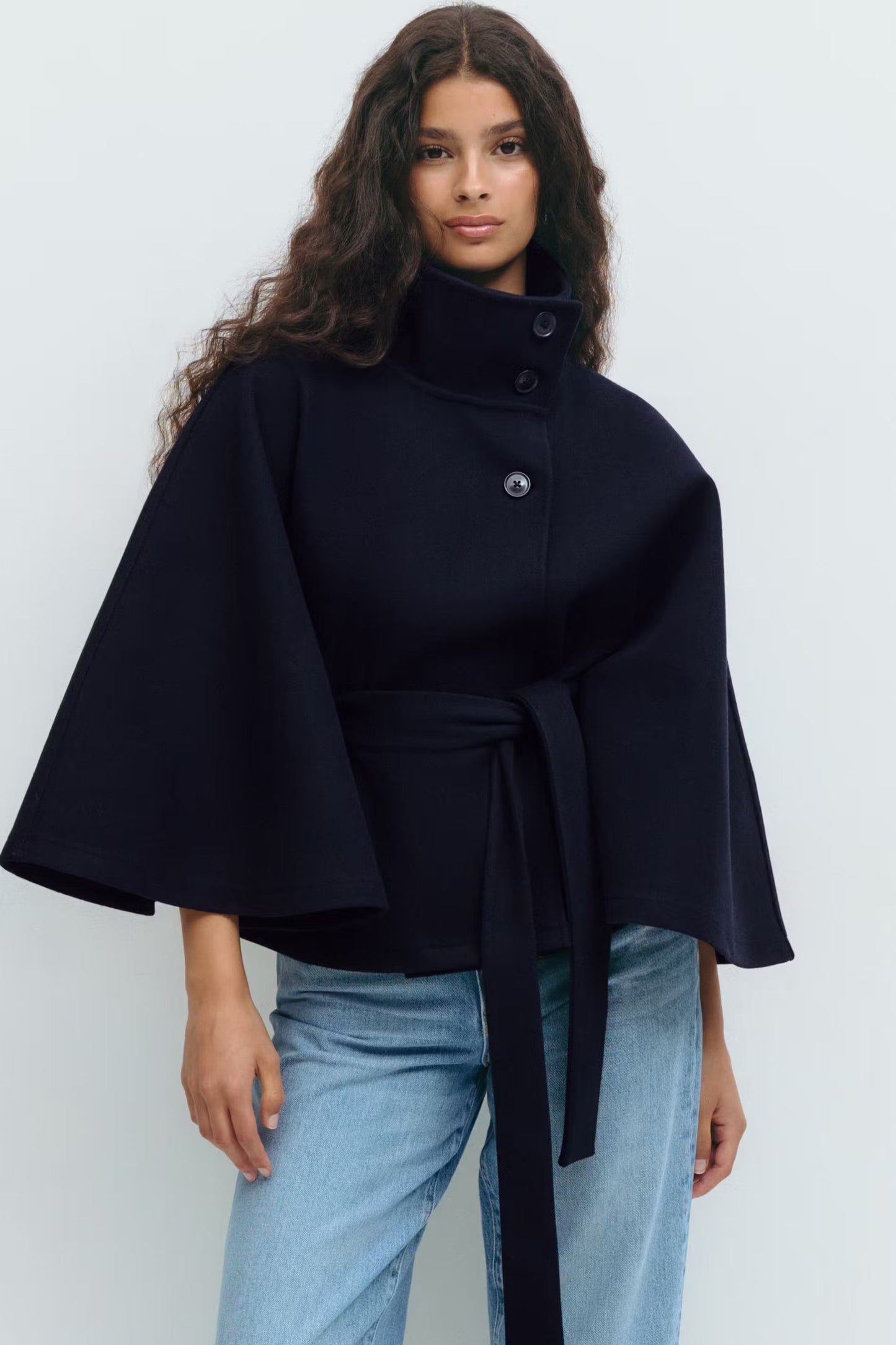 Dames Capejas | Elegante jas met ceintuur en hoge kraag