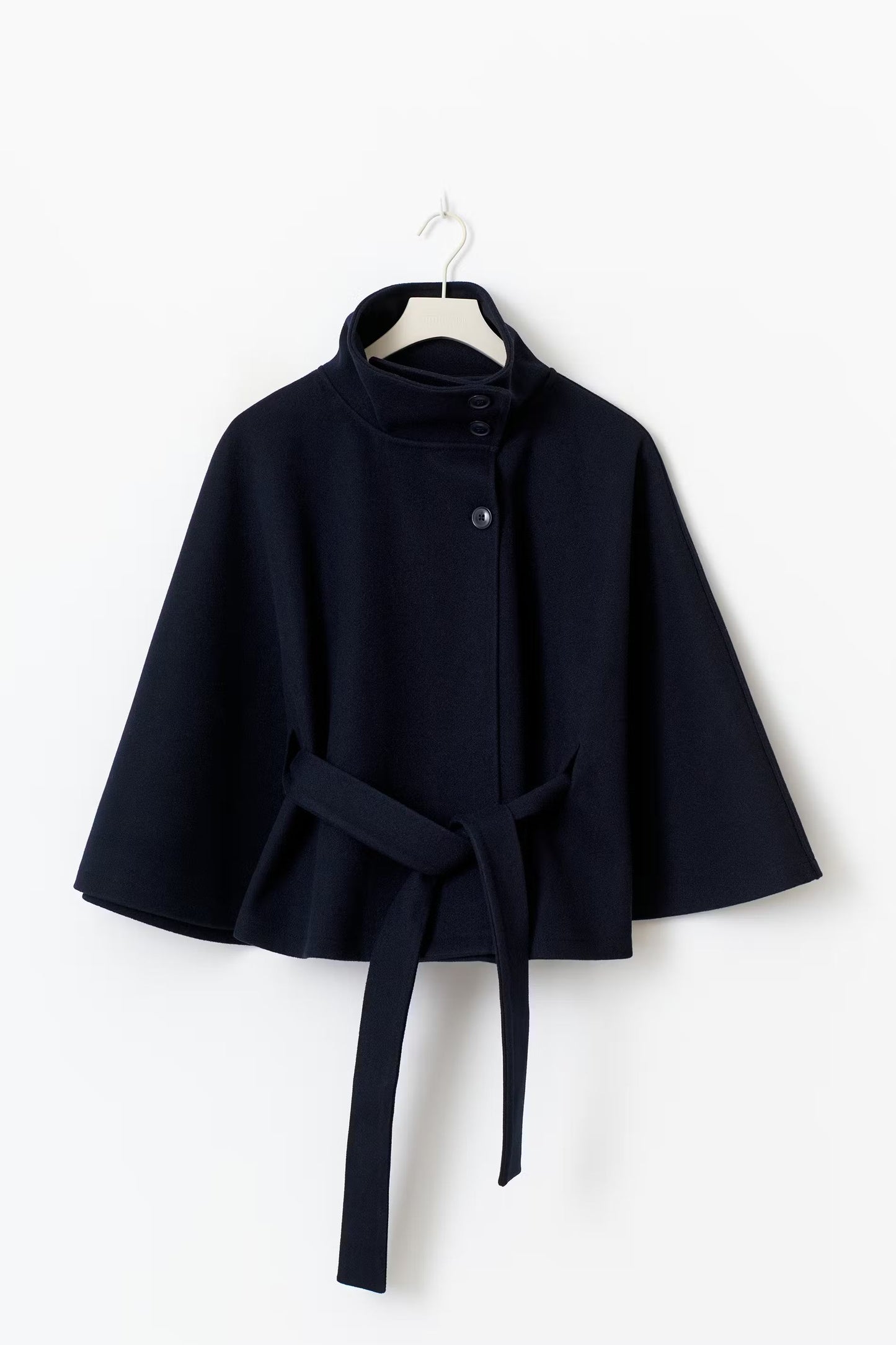 Dames Capejas | Elegante jas met ceintuur en hoge kraag