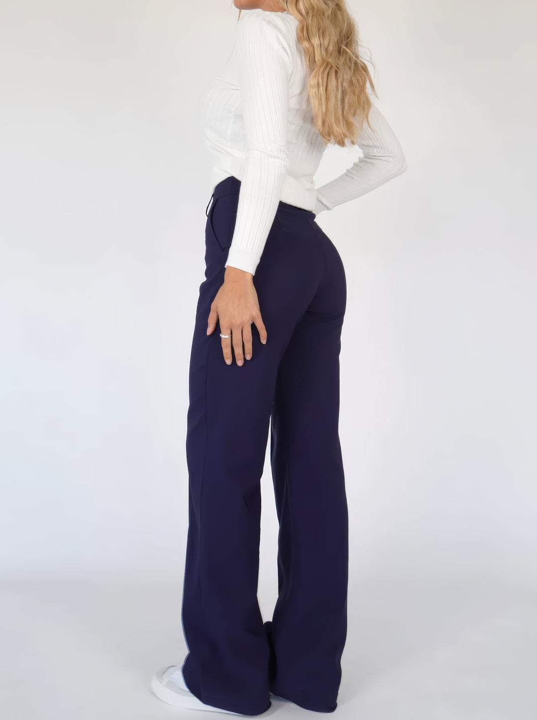 Marvella – Dames bootcut broek met tijdloze elegantie