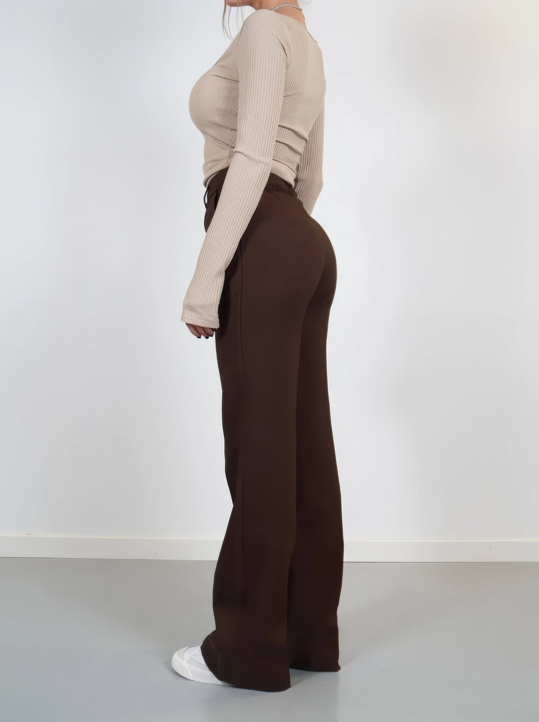 Marvella – Dames bootcut broek met tijdloze elegantie