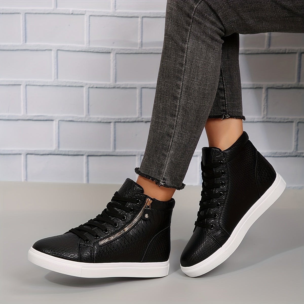 Vexa – Hoge dames sneakers met ritssluiting en urban flair