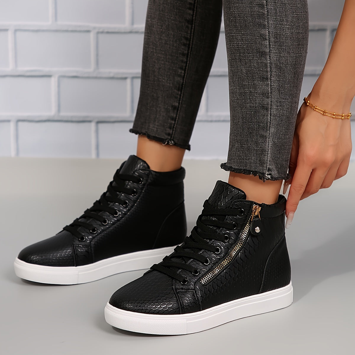 Vexa – Hoge dames sneakers met ritssluiting en urban flair