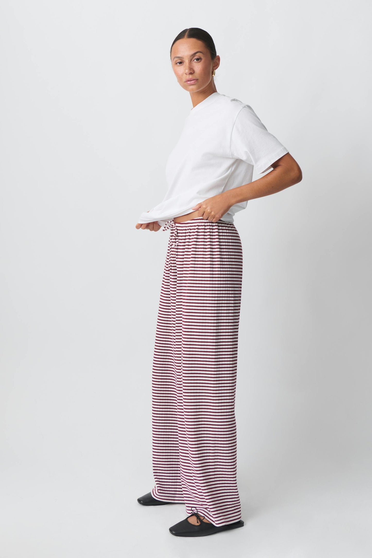 Serenya – Dames gestreepte broek met relaxte pasvorm