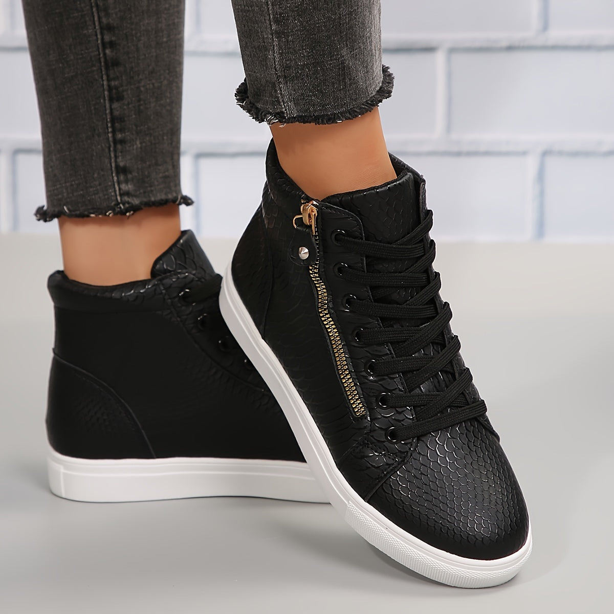 Vexa – Hoge dames sneakers met ritssluiting en urban flair