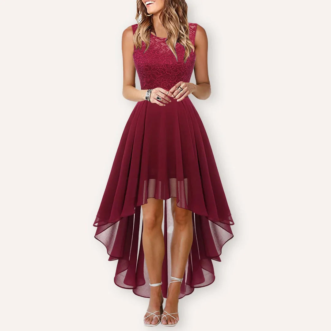 Yinthe – Asymmetrische avondjurk met vloeiende elegantie