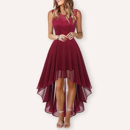 Yinthe – Asymmetrische avondjurk met vloeiende elegantie